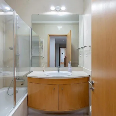 4 Bedrooms Porto
