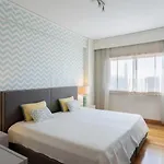 4 Bedrooms Apartman Porto