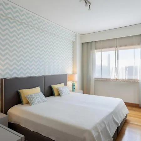 4 Bedrooms Lejlighed Porto