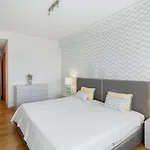4 Bedrooms *